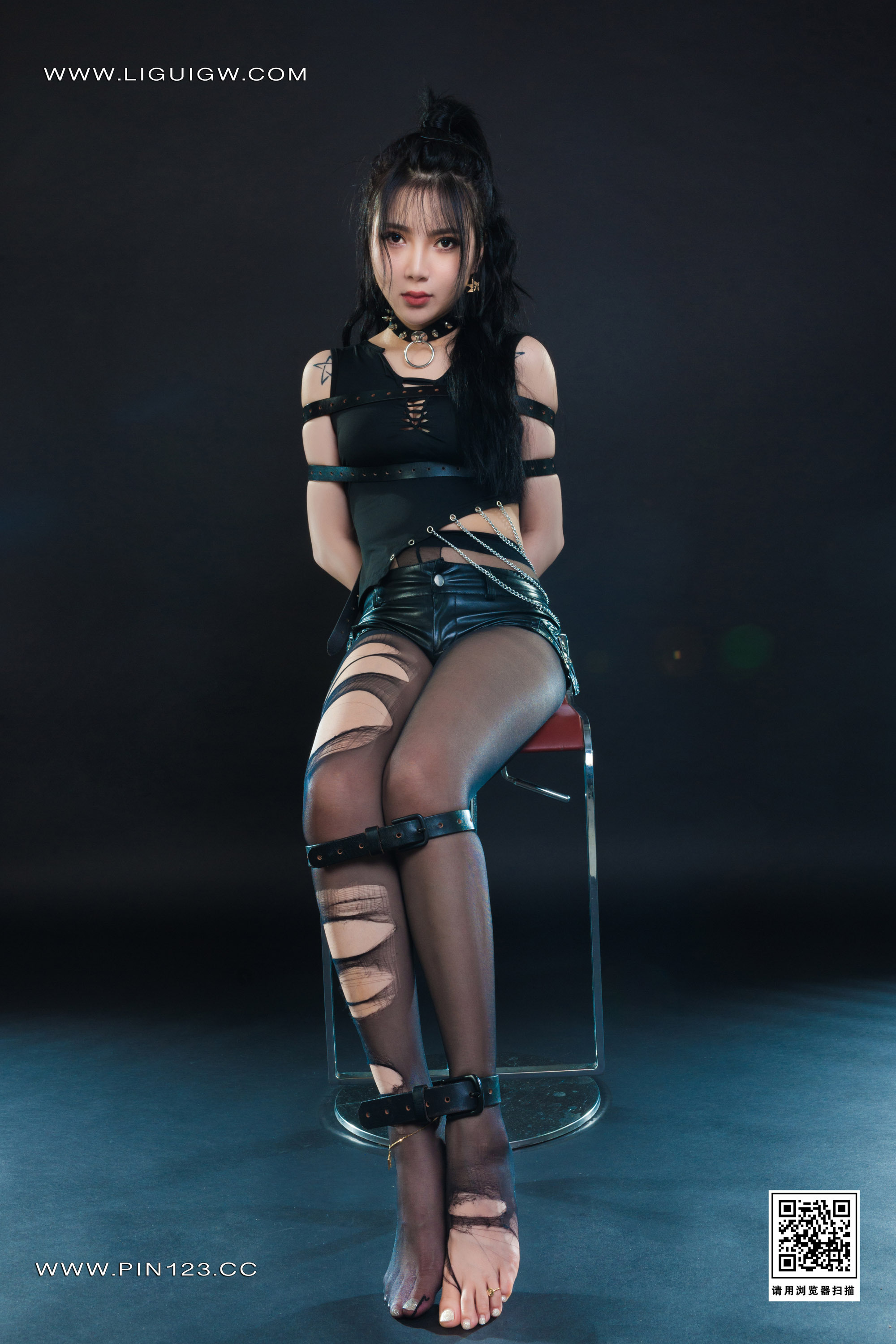 Ligui丽柜 2023.08.18 撕袜四马 小七